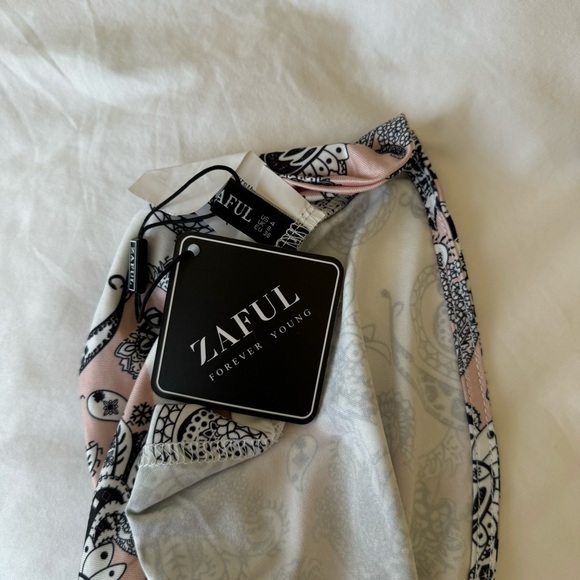 Zaful Paisley Knotted Bandeau - Picture 5 of 5